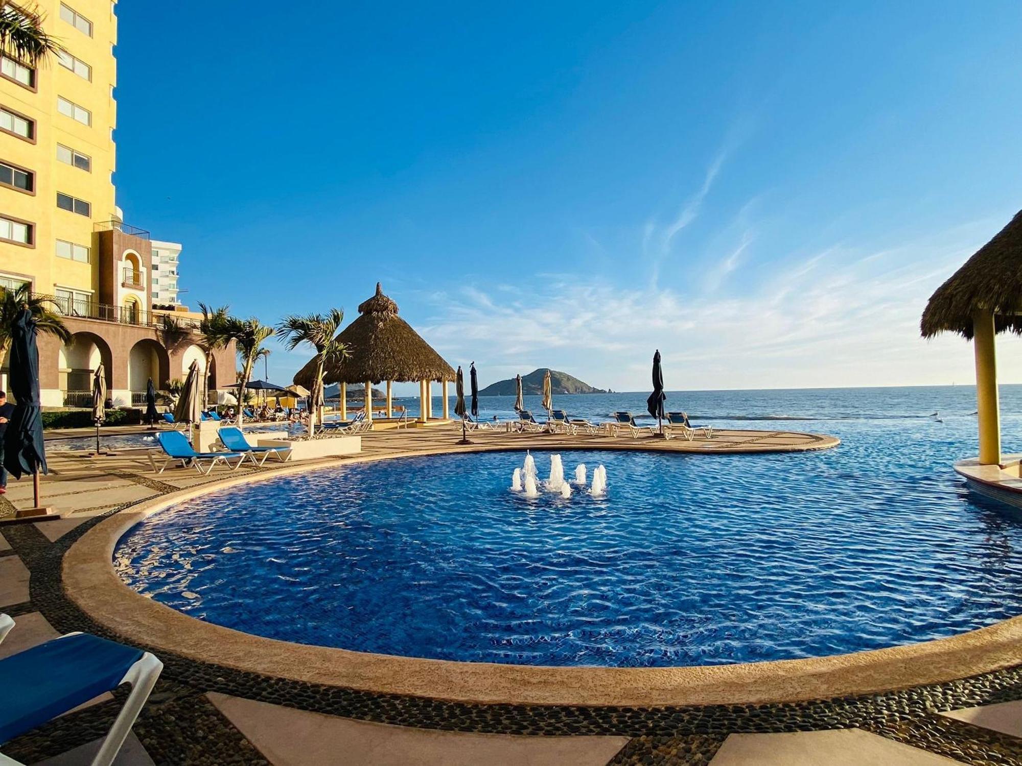 Gavias Grand Cerritos Holiday home *