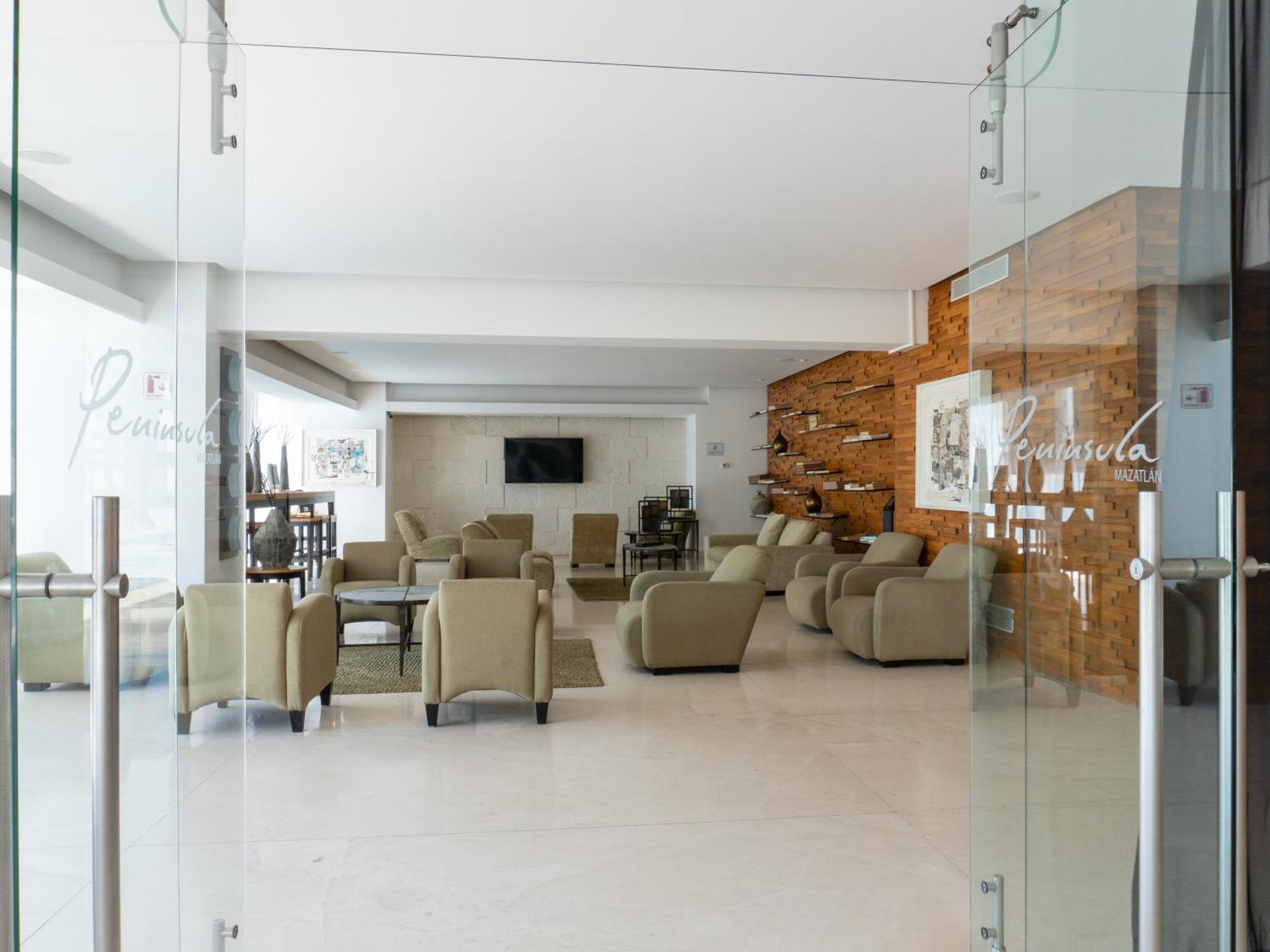 Peninsula 16b Apartment *