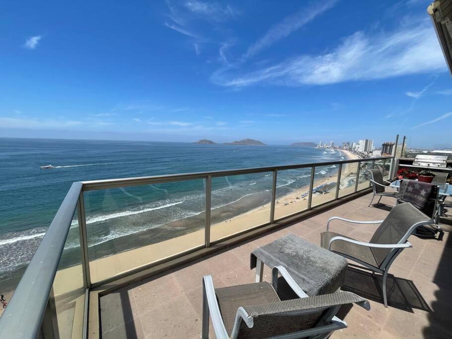 Ultimate Luxury - Ocean Front Penthouse Apartment