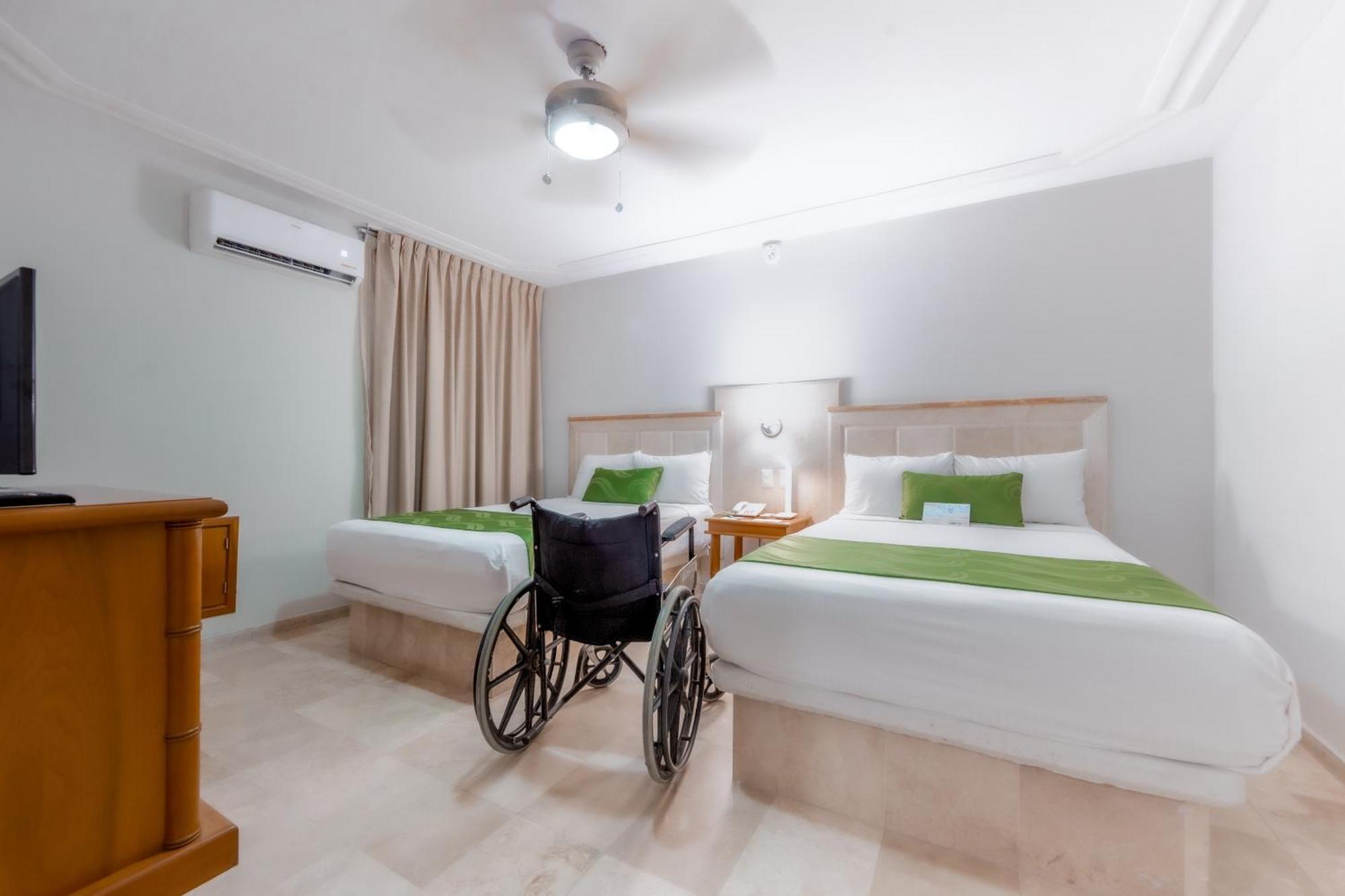 Quality Inn 4*