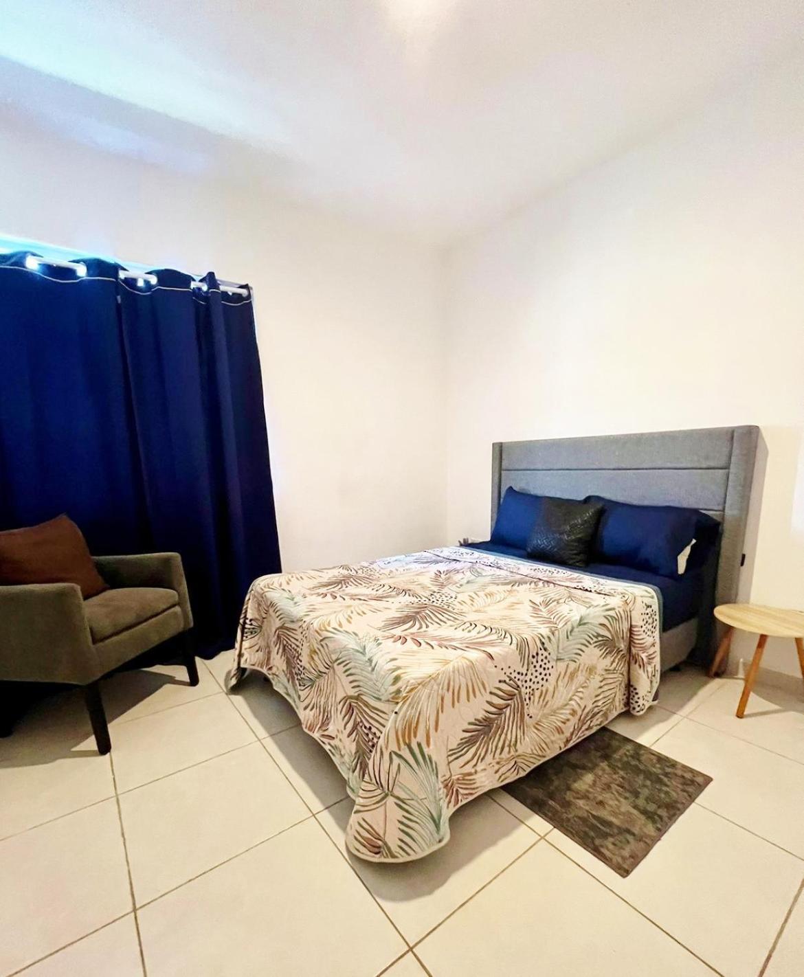 Departamento Moderno - Cafe Luxury - 3 Min Malecon Apartment