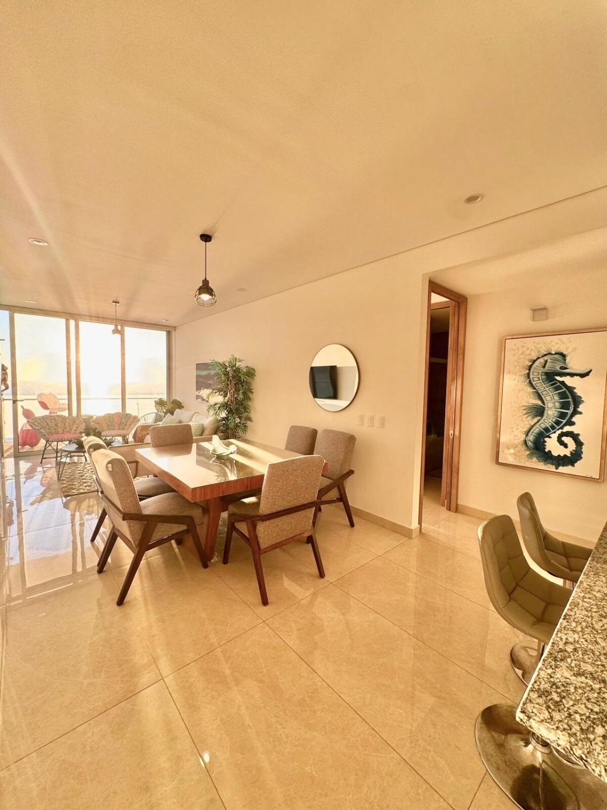 Departamento A Pie De Playa 5 P *