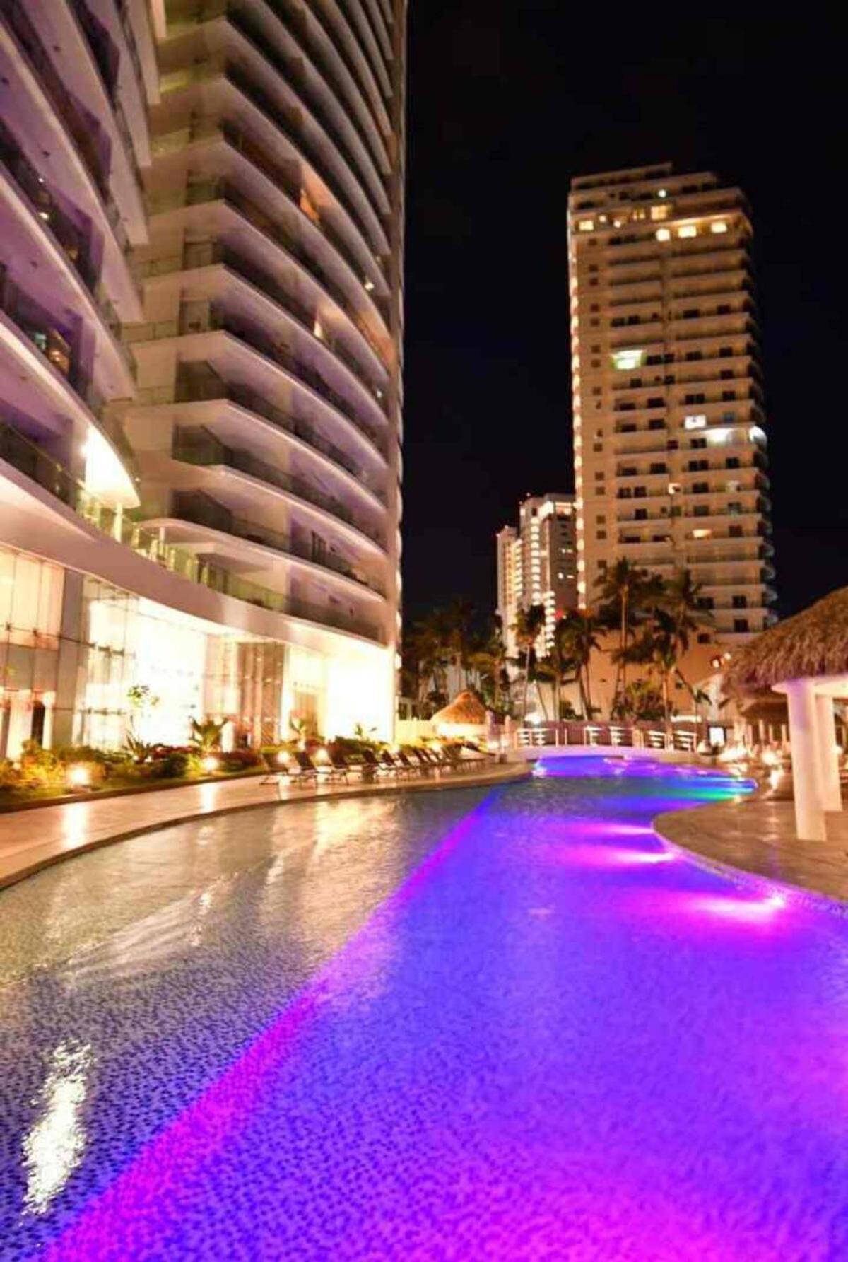 Departamento A Pie De Playa 5 P * Mazatlan