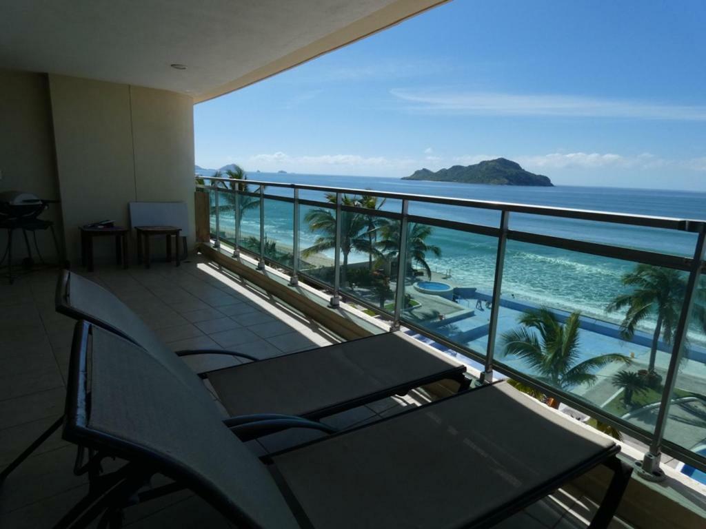 Las Gavias Golden Shores *