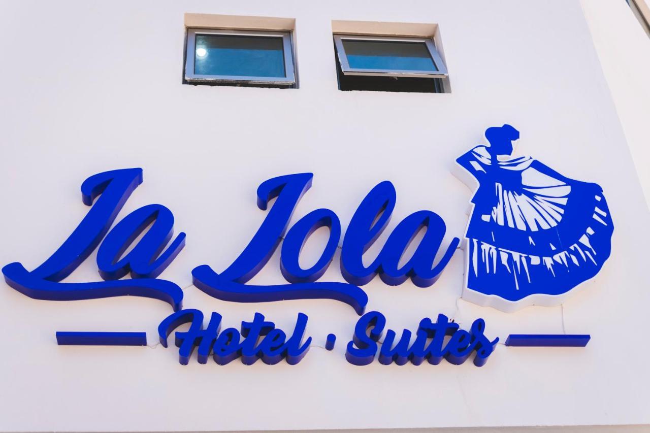 La Lola &