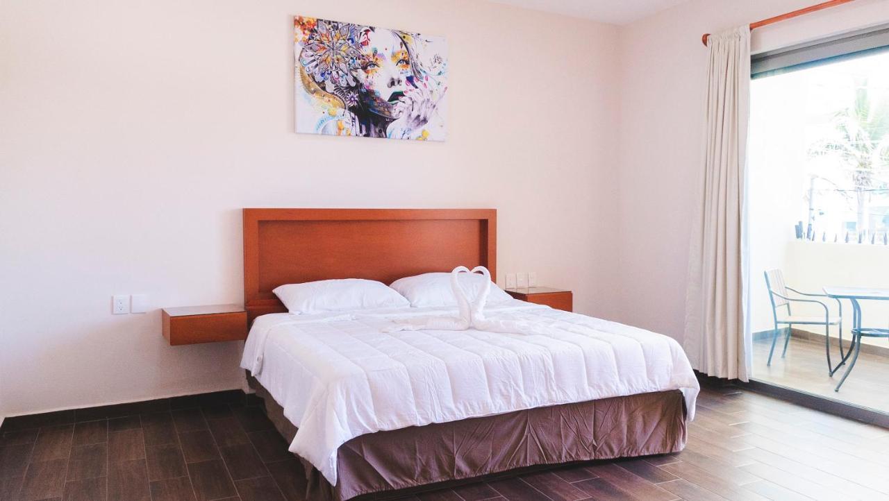 La Lola & Hotel 3*