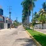 Departamento con jacuzzi en zona dorada