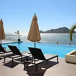 Doubletree By Hilton Mazatlan, Sin