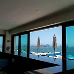 Colibrí. Moderno condominio con alberca!