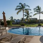 Departamento Con Vista Al Campo De Golf & Alberca - Santa Barbara