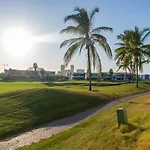 Departamento Con Vista Al Campo De Golf & Alberca - Santa Barbara