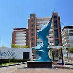 A 2 Min De La Playa , Vista Al Canal By G P S Rentas