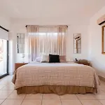 Apartment With Beach Access For 6 - Marina Del Rey 101