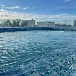Luxe Modern-5 Star Area-Walk 2 Beach-Pool-Bbq-View-King Bed