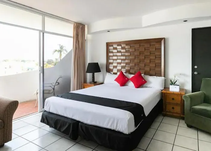 Hotel Dorada Inn