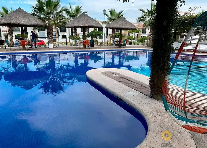 Hermosa Familiar Pool ,Cerca De Playa By G P S Rentas