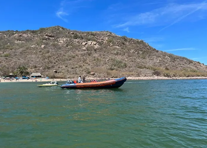 Condominio C/ Alberca Y Vista A Marina Mazatlan