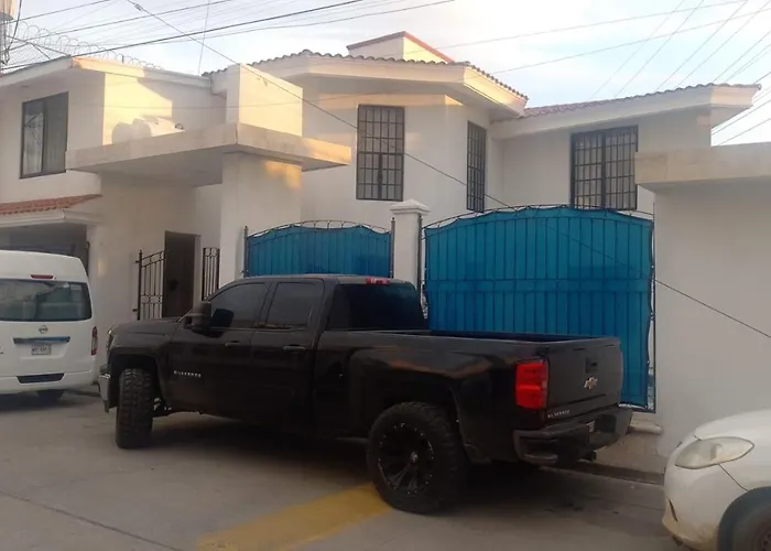 Casa Cedros
