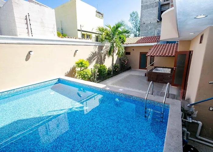 Central Residence Pool & Jacuzzi 4 Br