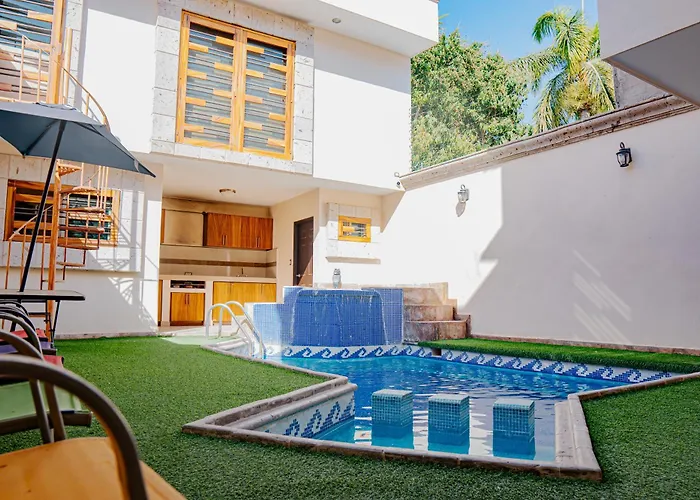 Casa Con Alberca En Excelente Ubicacion, Para Grupos Grandes De Personas