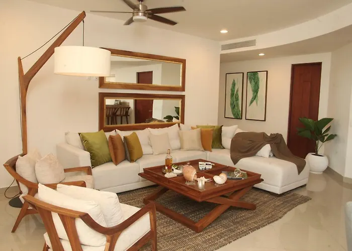 Beachfront At Las Gavias Grand 216