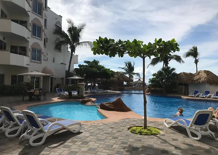 Costa Bonita Condominiums & Beach Resort - Primer Planta