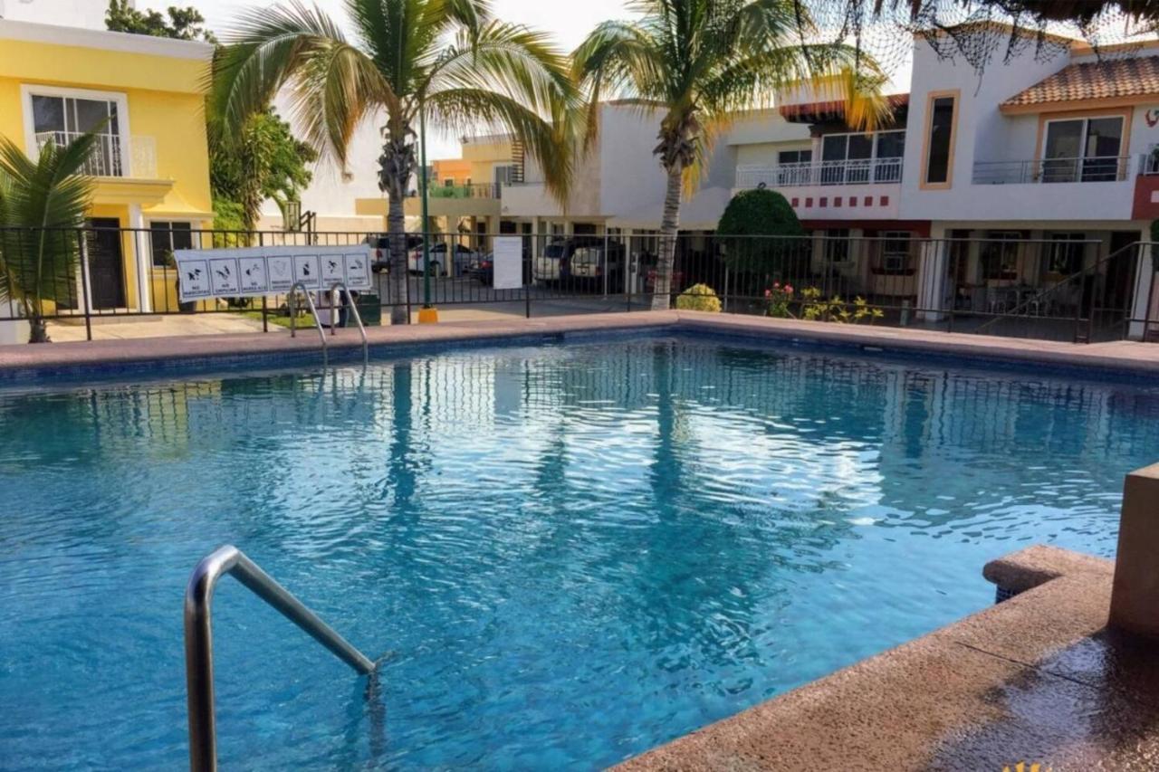 Casa Vacacional A 5 Min De La Playa, 12 O Más Personas