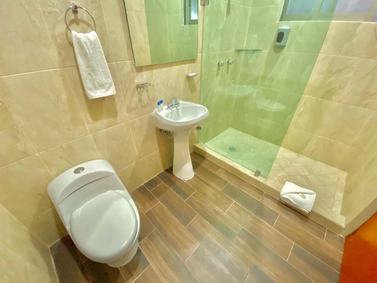 La Lola Hotel&suites Hotel 3*
