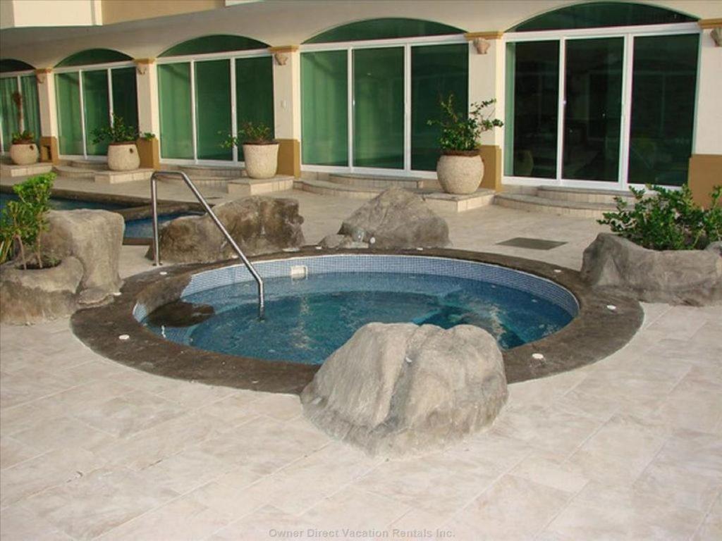 Ocean Front- Marina View- Tiara Sands Resort, Sleeps 4 * Mazatlán