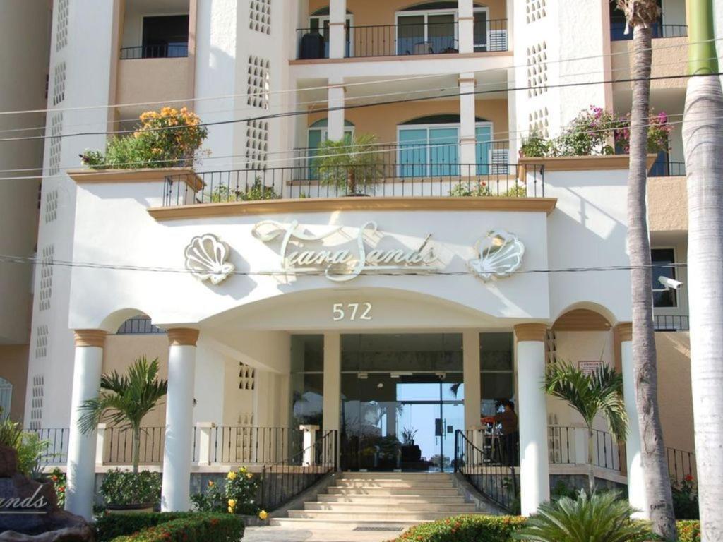 Apartamento Ocean Front- Marina View- Tiara Sands Resort, Sleeps 4 *