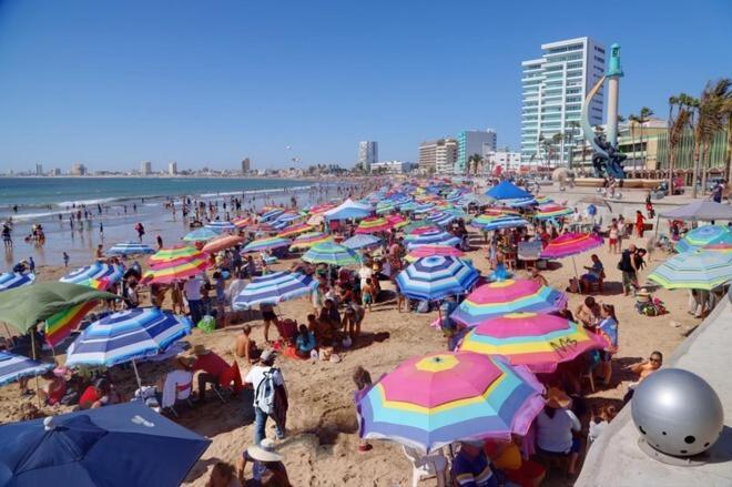 Ocean Front- Marina View- Tiara Sands Resort, Sleeps 4 * Mazatlán
