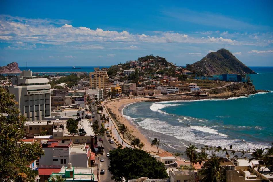 Ocean Front- Marina View- Tiara Sands Resort, Sleeps 4 Apartamento Mazatlán
