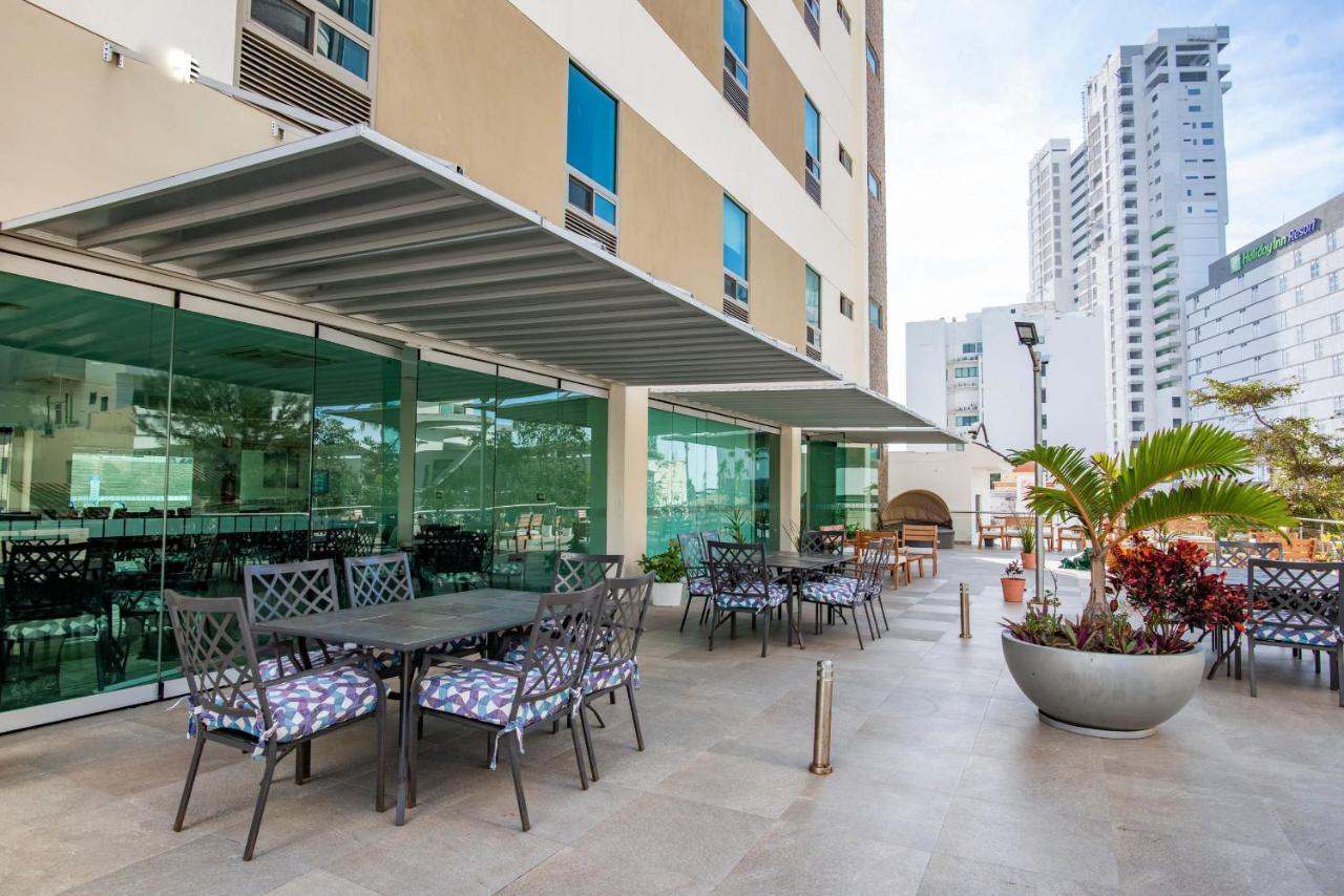 Ave Hotel