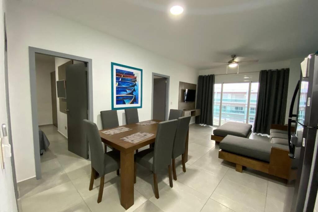 7011 2/4 Departamento Pacifika, vista a la marina Apartamento Mazatlán