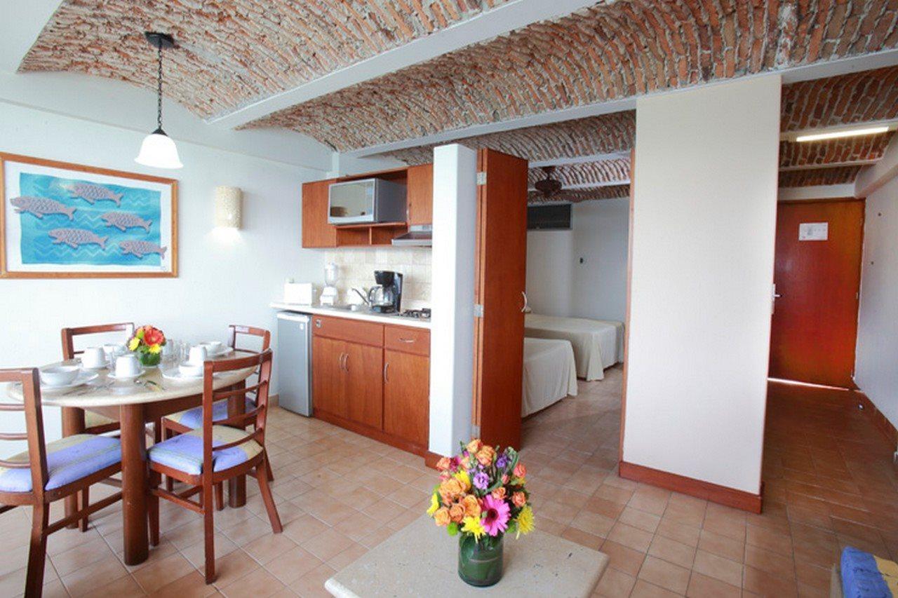 Flores Resort 3*