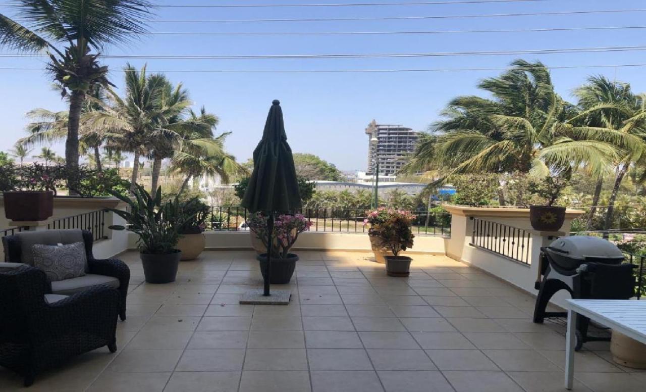 Ocean Front- Marina View- Tiara Sands Resort, Sleeps 4 Apartamento