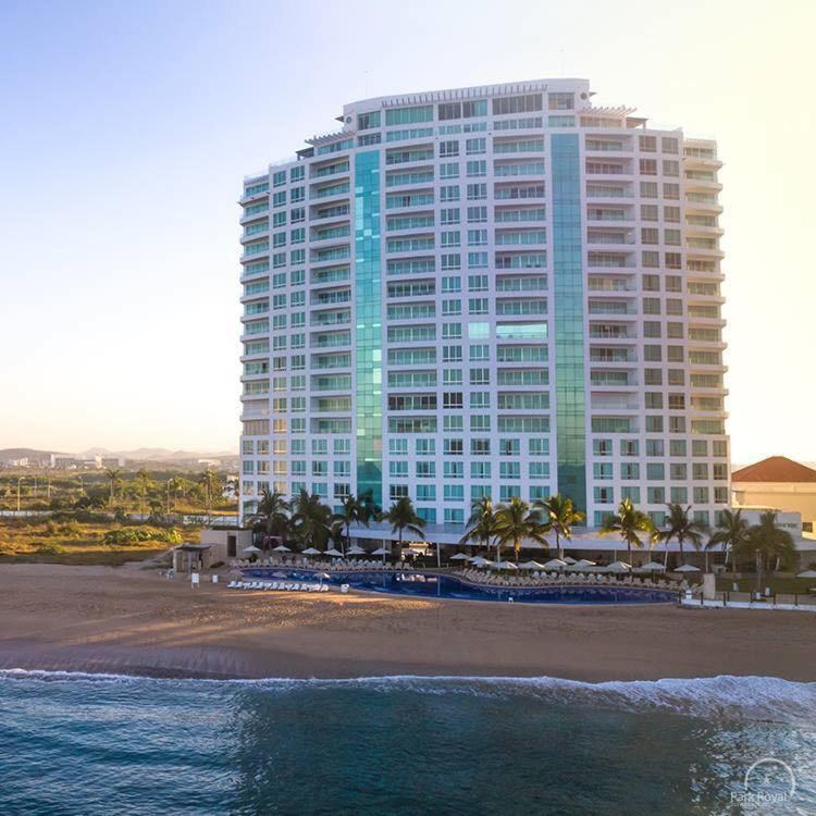 Crown Park Royal * Mazatlán