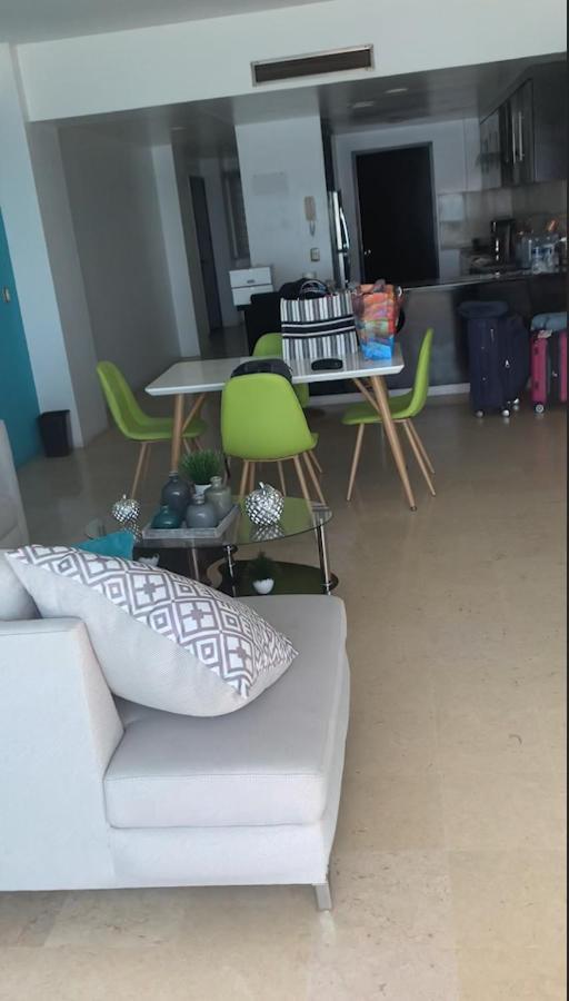 Departamento En Torre Miramar, Malecon De *