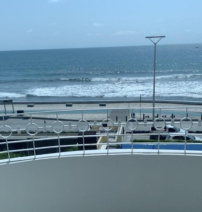 Departamento En Torre Miramar, Malecon De