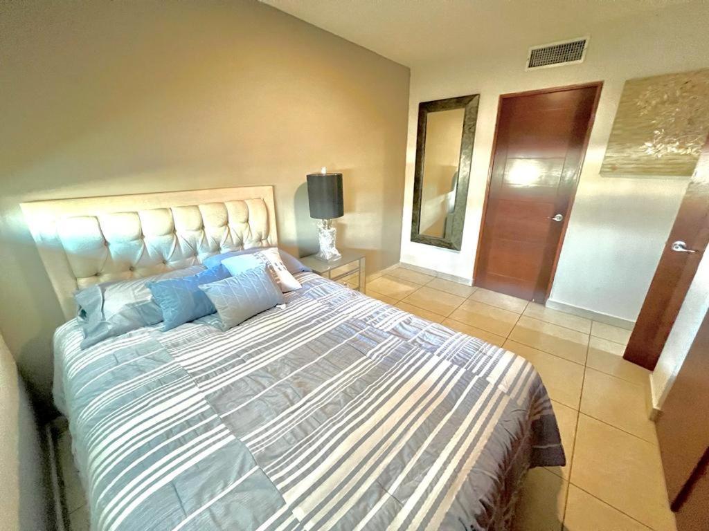 Costa Veleros Marina 101 *