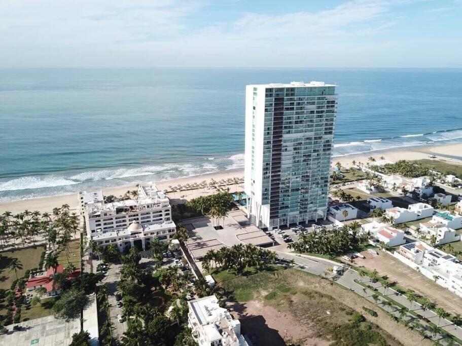 Apartment Beautiful 3 Bedroom, Fully Furnished, On The *