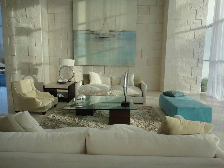 Beautiful 3 Bedroom, Fully Furnished, On The * Mazatlan