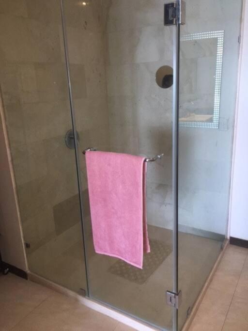 Beautiful 3 Bedroom, Fully Furnished, On The