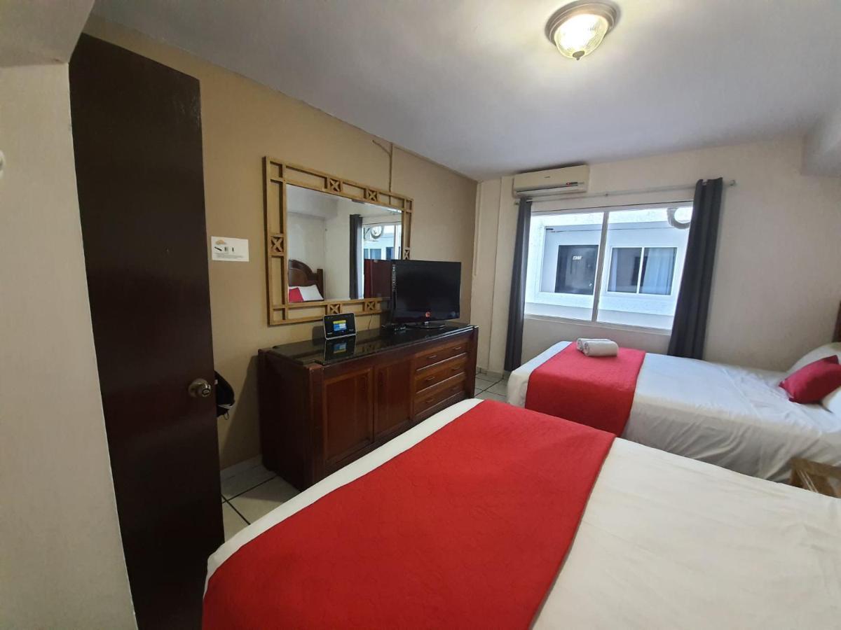 Zona Dorada Aparthotel *