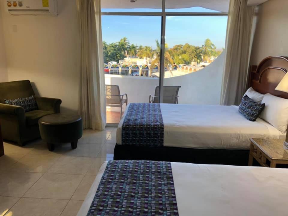 Zona Dorada Aparthotel