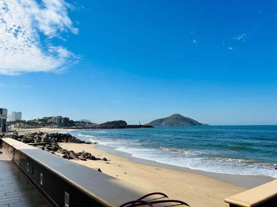 Depa Frente A La Playa By G P S Rentas * Mazatlán