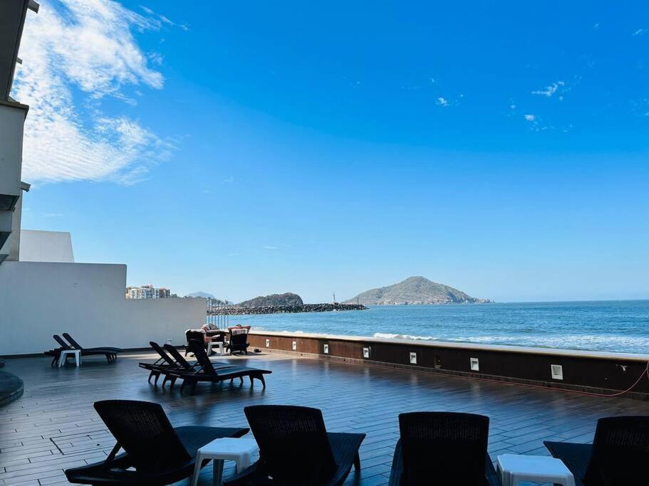 Depa Frente A La Playa By G P S Rentas * Mazatlán