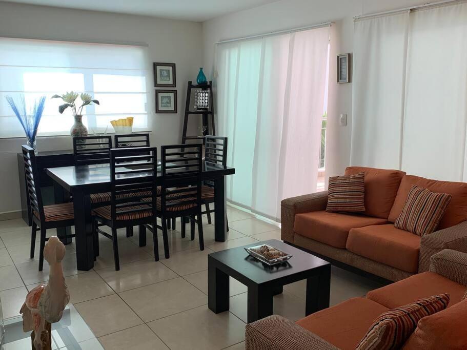 Apartment C/ Alberca Y Vista A Marina