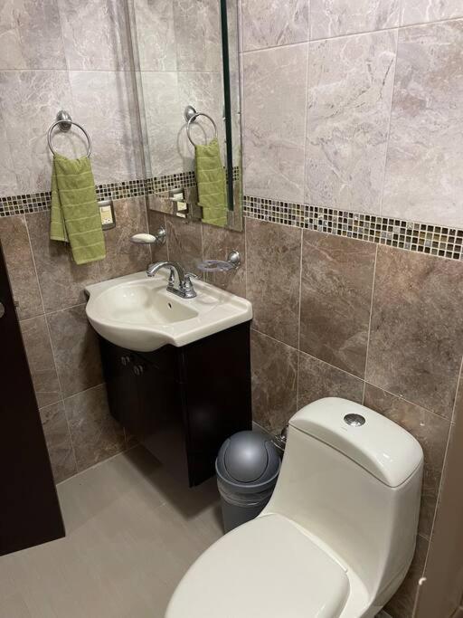 Casa Con Alberca En Excelente Ubicacion, Para Grupos Grandes De Personas *