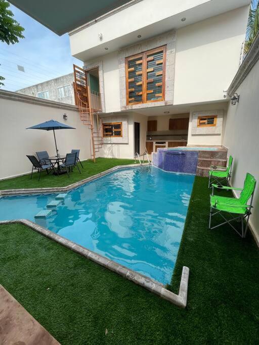 Casa Con Alberca En Excelente Ubicacion, Para Grupos Grandes De Personas * Mazatlan